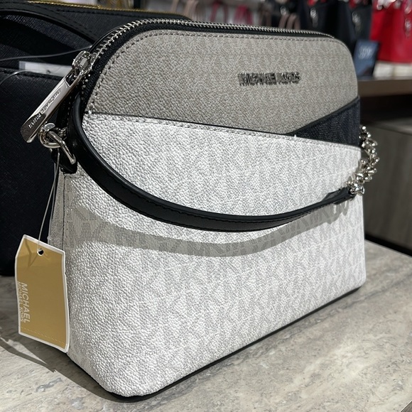 Michael Kors Jet Set Travel Color-Block Signature Logo Crossbody Bag
Optic White - Picture 7 of 16
